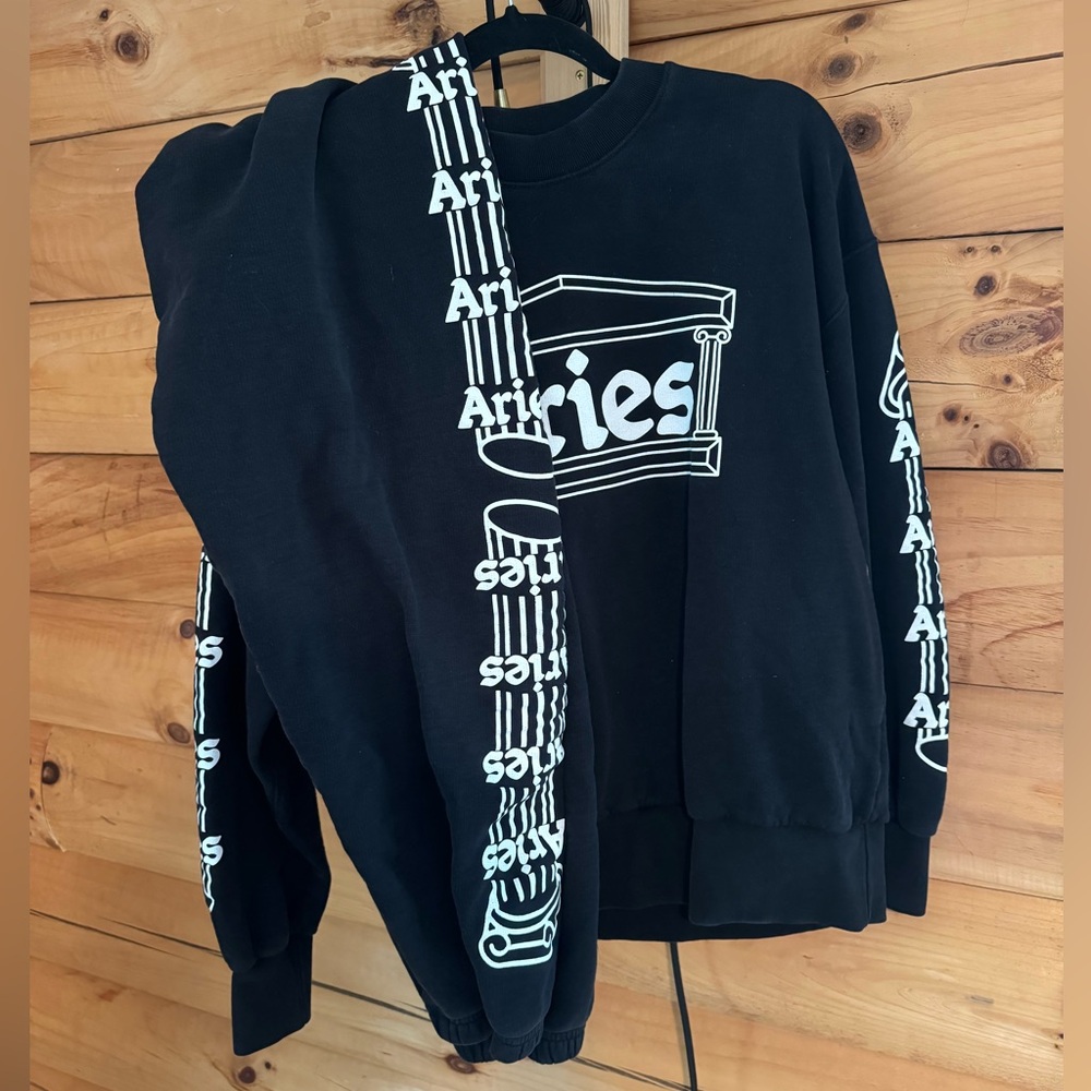 Aries set sweater and sweatpants. Like new.